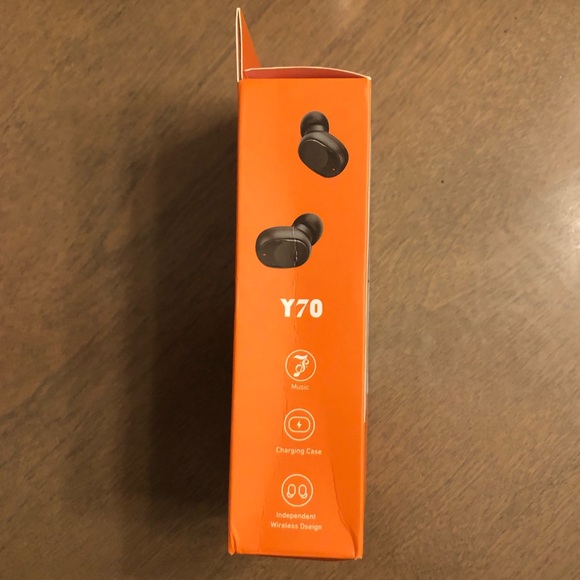 NEW FedEx Y70 True Wireless Headset Earbud Headphones - Picture 2 of 6